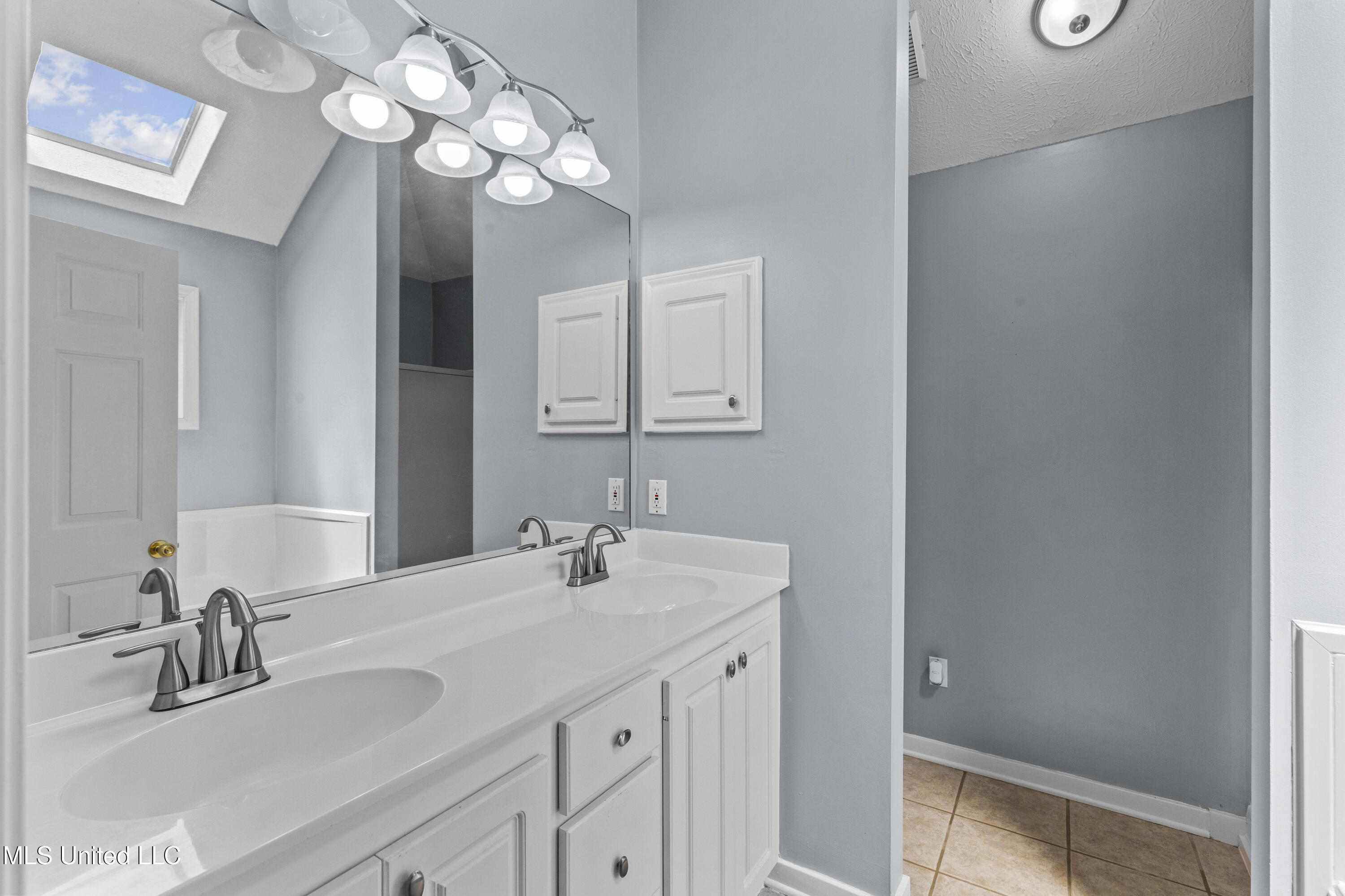 128 Hunters Row Madison, MS 39110 - Photo 10 of 23 8AEEB0E4-68CC-48D4-9783-EA3552BFDEC1