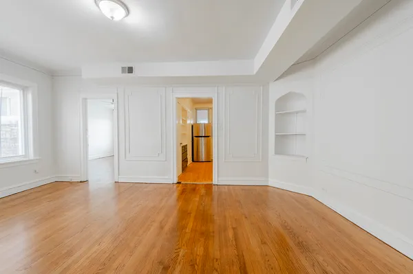$1,450 | 7839 South Kingston Avenue, Unit 3, Chicago, IL 60649