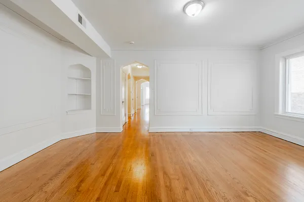 $1,450 | 7839 South Kingston Avenue, Unit 3, Chicago, IL 60649