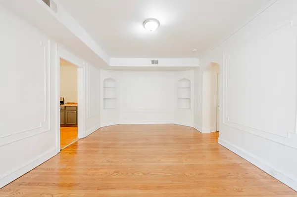 $1,450 | 7839 South Kingston Avenue, Unit 3, Chicago, IL 60649