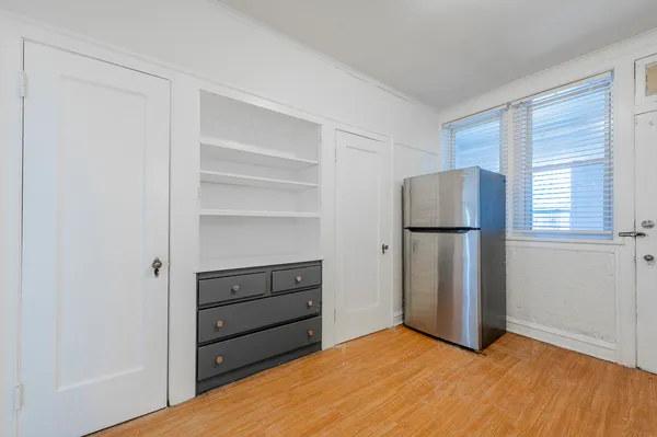 $1,450 | 7839 South Kingston Avenue, Unit 3, Chicago, IL 60649
