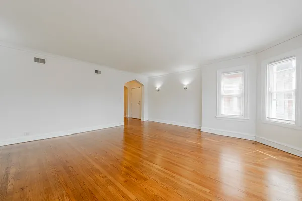 $1,450 | 7839 South Kingston Avenue, Unit 3, Chicago, IL 60649