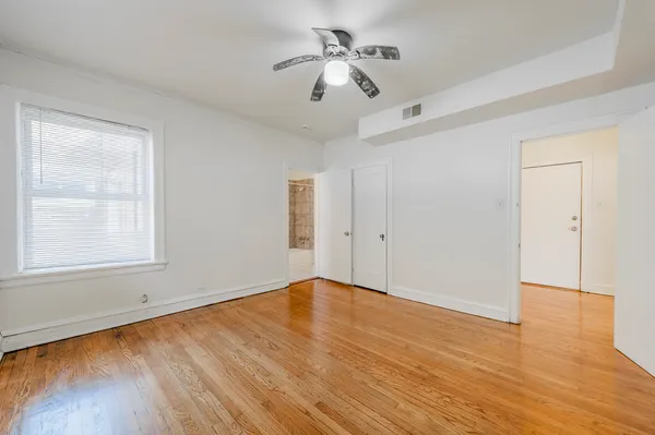 $1,450 | 7839 South Kingston Avenue, Unit 3, Chicago, IL 60649