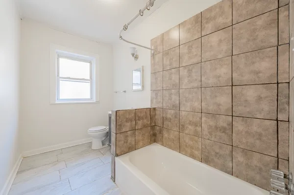 $1,450 | 7839 South Kingston Avenue, Unit 3, Chicago, IL 60649