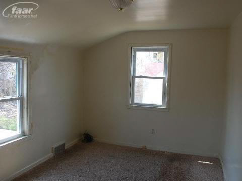 2715 Raskob Street Flint, MI 48504 - Photo 17 of 23 20355201-16.JPG