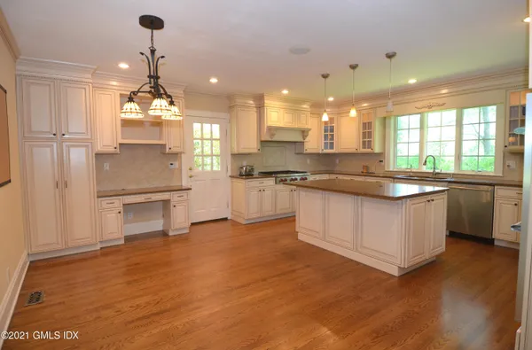 $12,000 | 11 Osee Place, Cos Cob, CT 06807