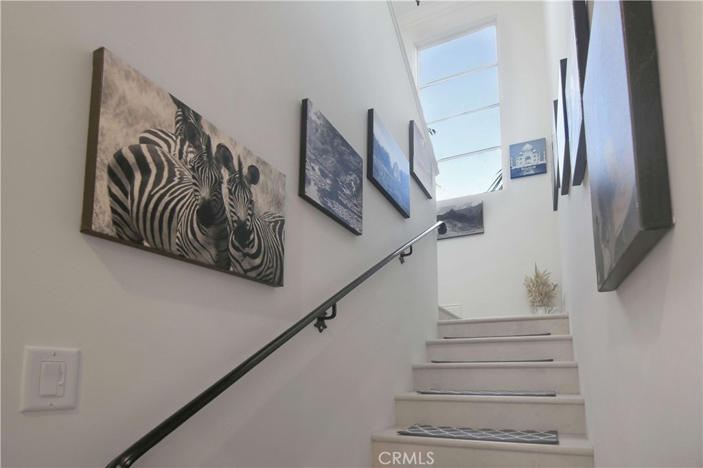 1015 Gardena Road Encinitas, CA 92024 - Photo 13 of 42 a view of entryway