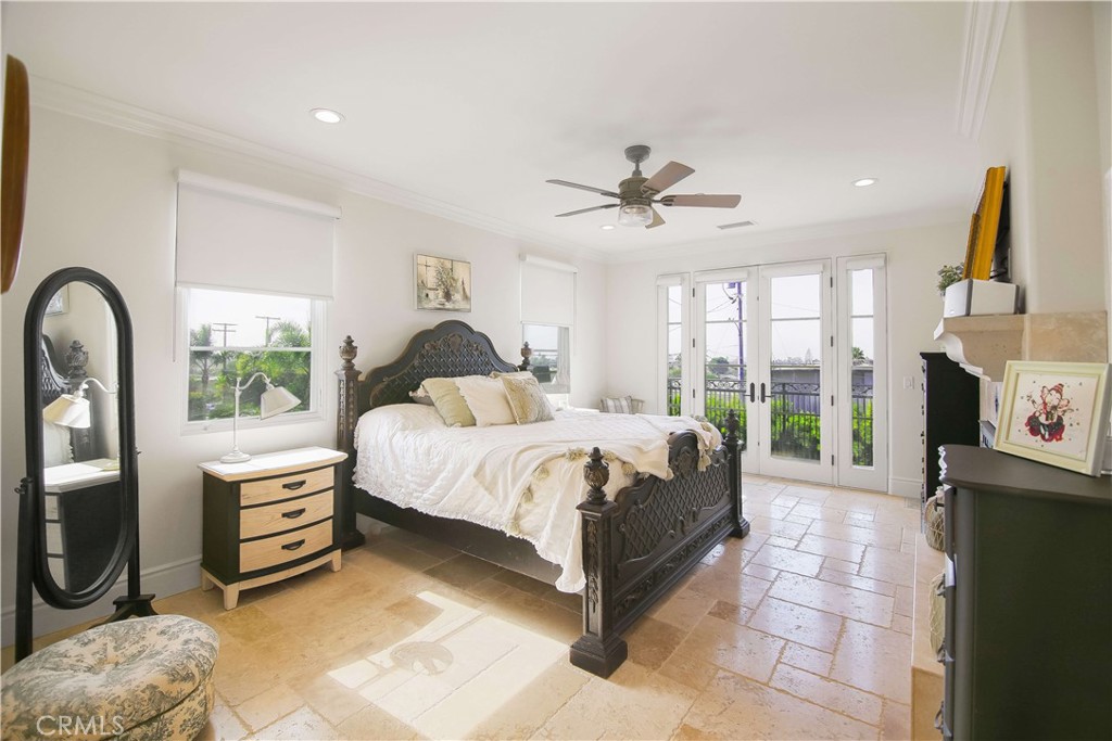 1015 Gardena Road Encinitas, CA 92024 - Photo 16 of 42 a bedroom with a large bed and a window