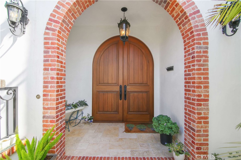 1015 Gardena Road Encinitas, CA 92024 - Photo 31 of 42 a view of a entryway door with wooden floor