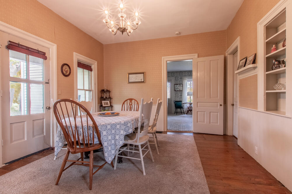 4561 North Lake Road Clarklake, MI 49234 - Photo 18 of 27 4561 dinning room 2