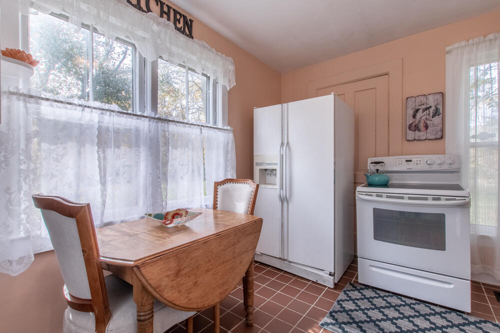 4561 North Lake Road Clarklake, MI 49234 - Photo 20 of 27 4561 kitchen 2