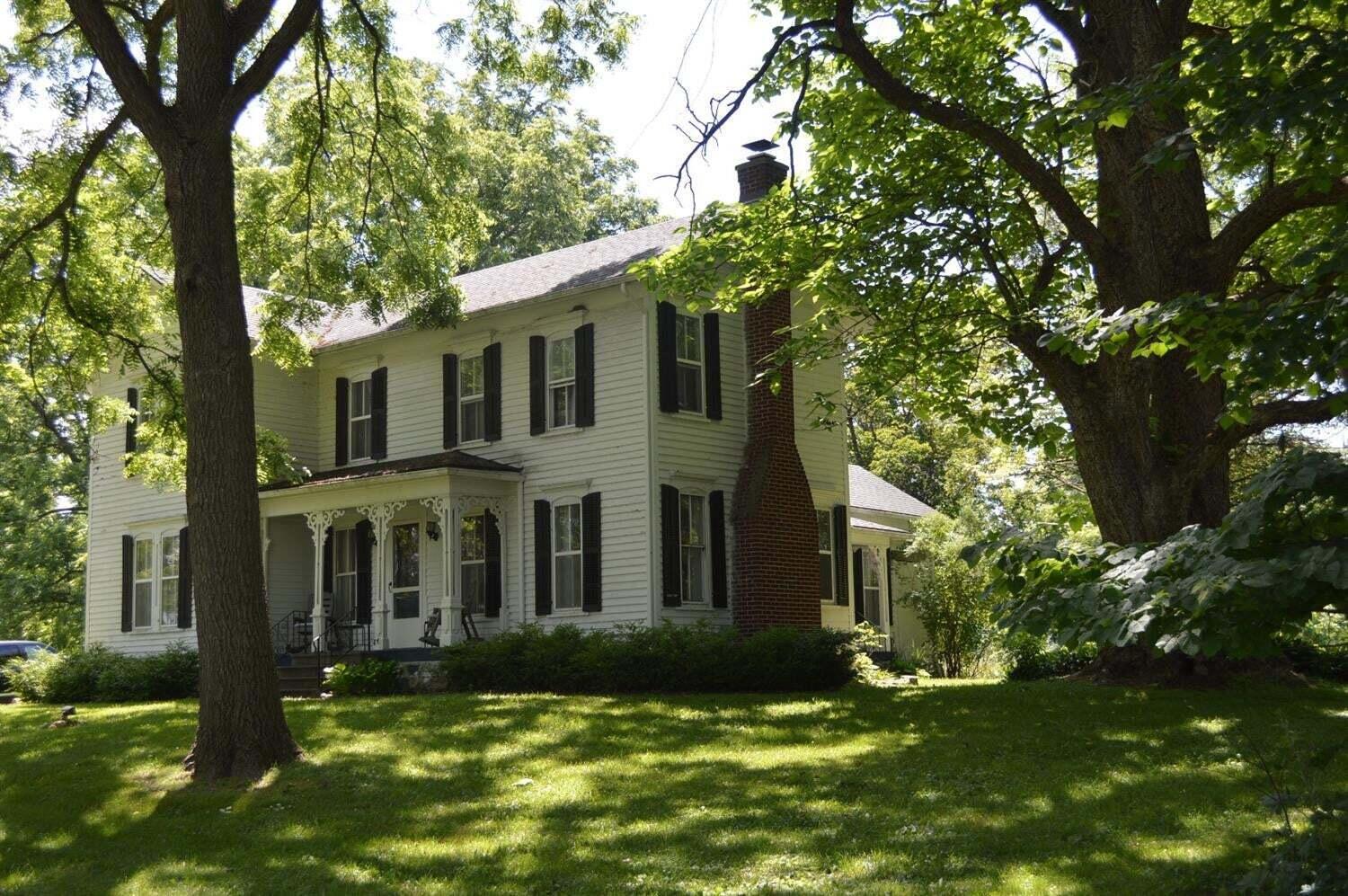 4561 North Lake Road Clarklake, MI 49234 - Photo 2 of 27 4561 front of house 2