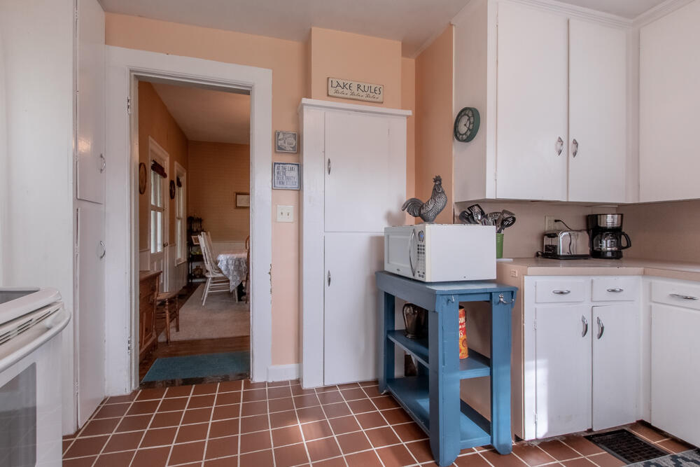 4561 North Lake Road Clarklake, MI 49234 - Photo 21 of 27 4561 kitchen 3