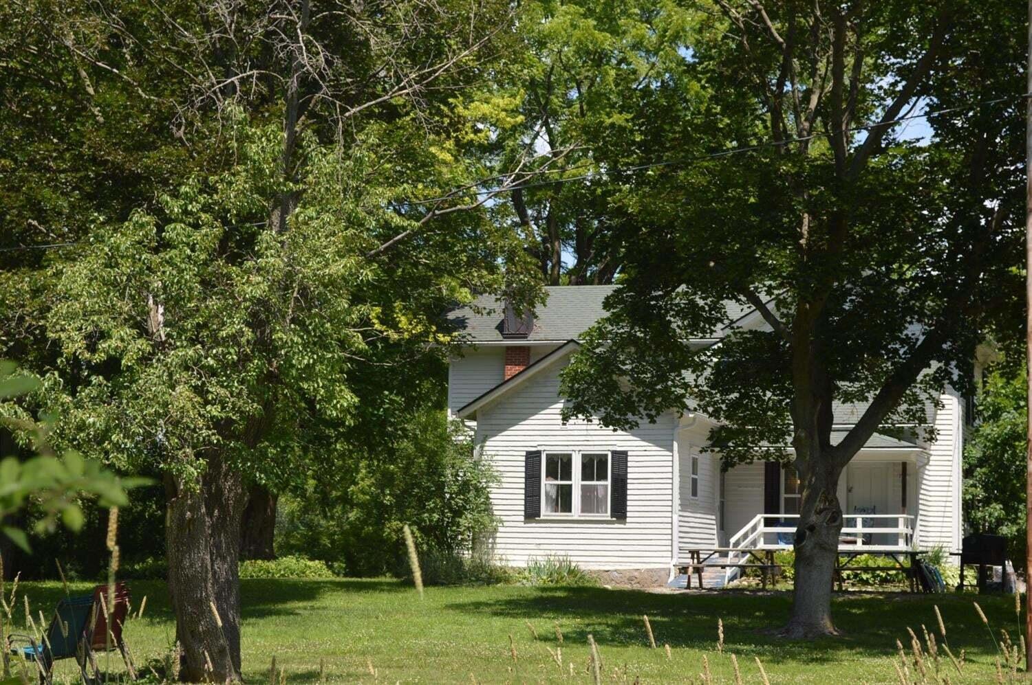 4561 North Lake Road Clarklake, MI 49234 - Photo 4 of 27 4561 back of house