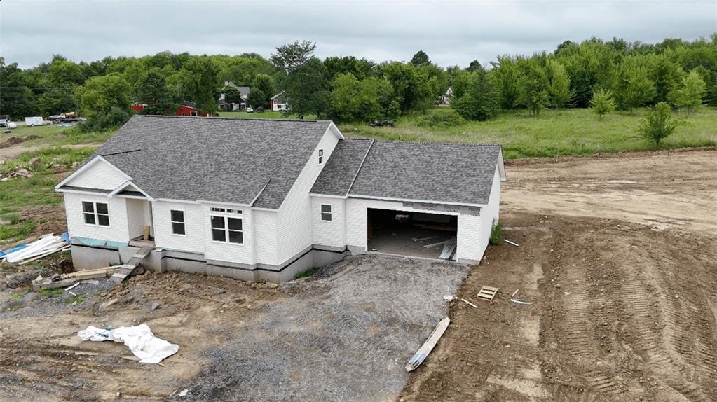 660 Kingdom Drive New Castle, PA 16101 - Photo 4 of 6 front view of a house with a yard