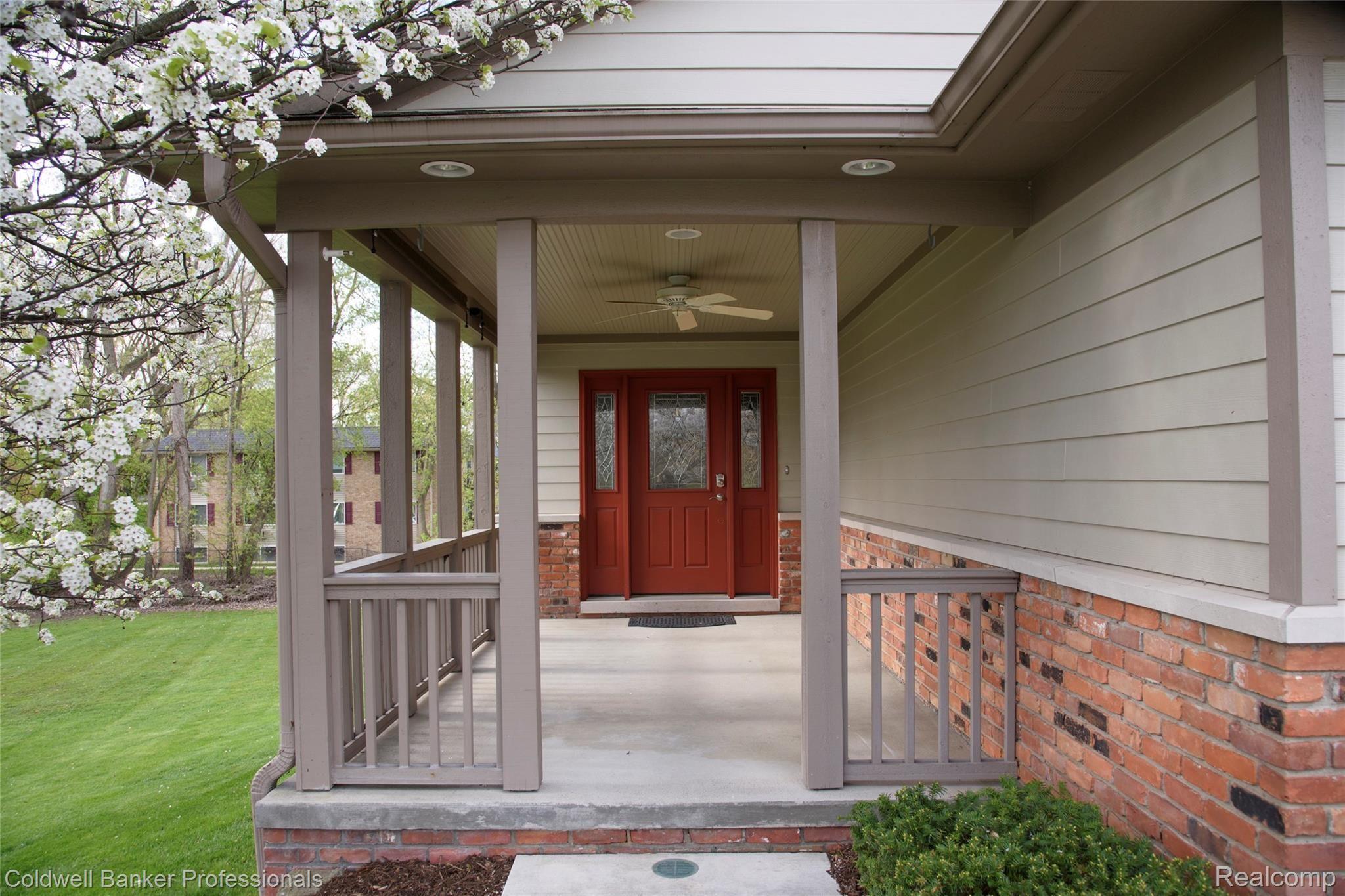408 Romeo Road Rochester, MI 48307 - Photo 2 of 34 Front covered entry