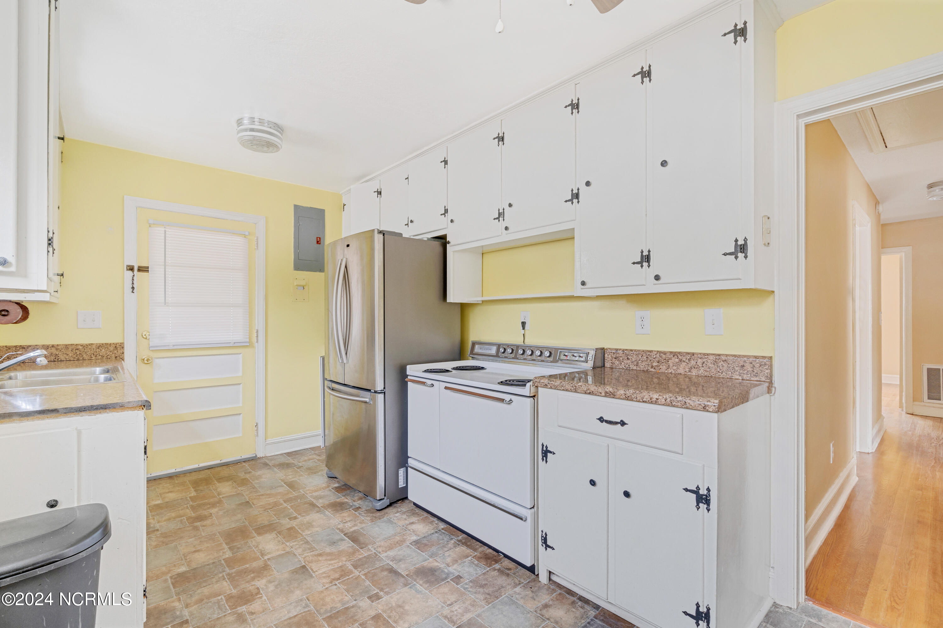 2108 Spring Garden Street Rockingham, NC 28379 - Photo 10 of 21 DSC05474