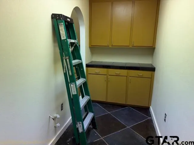 $1,375 | 2230 West Grande Boulevard, Tyler, TX 75703