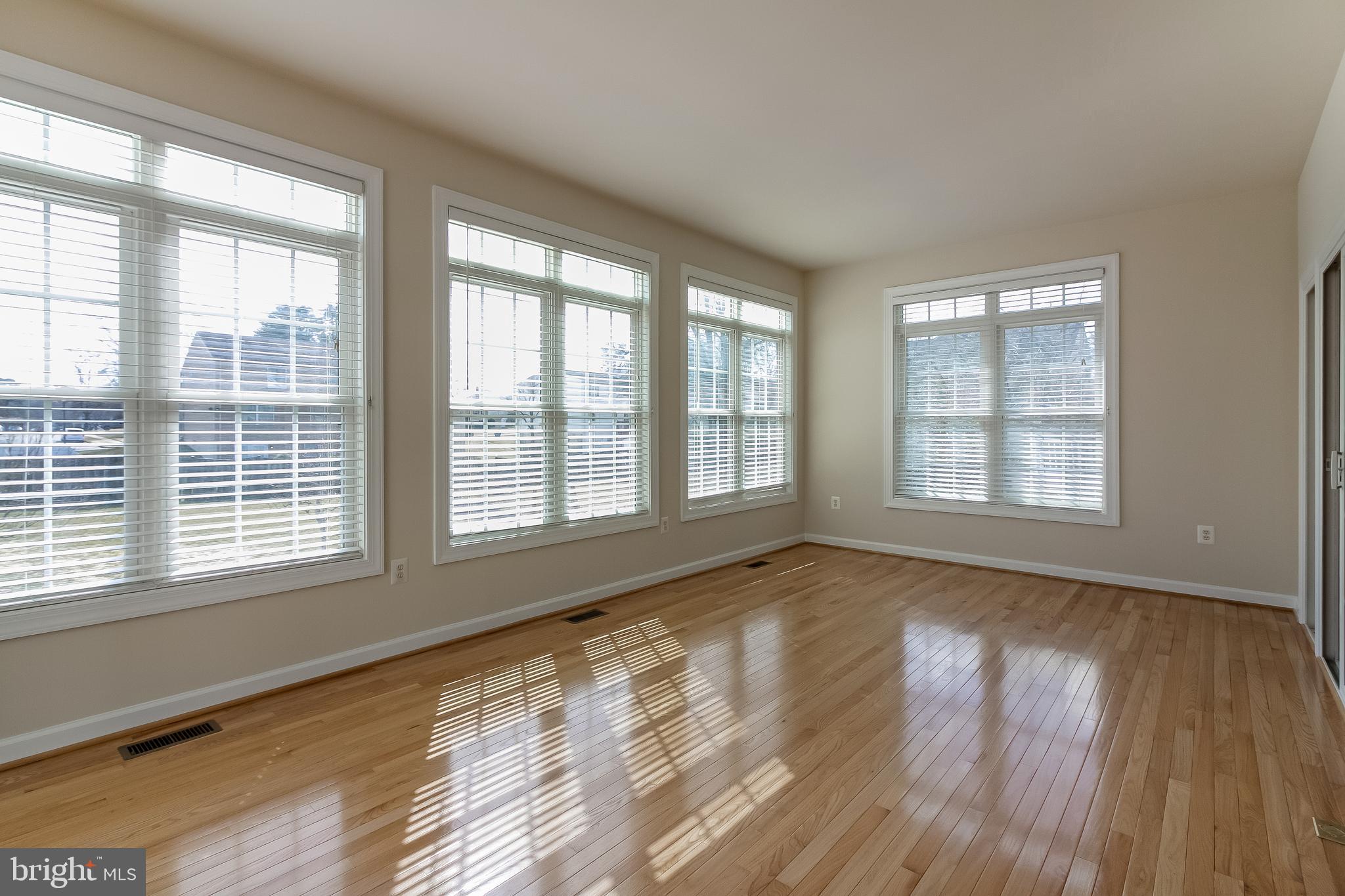 7337 Hooes Road Springfield, VA 22150 - Photo 15 of 40 Gallery Image 15