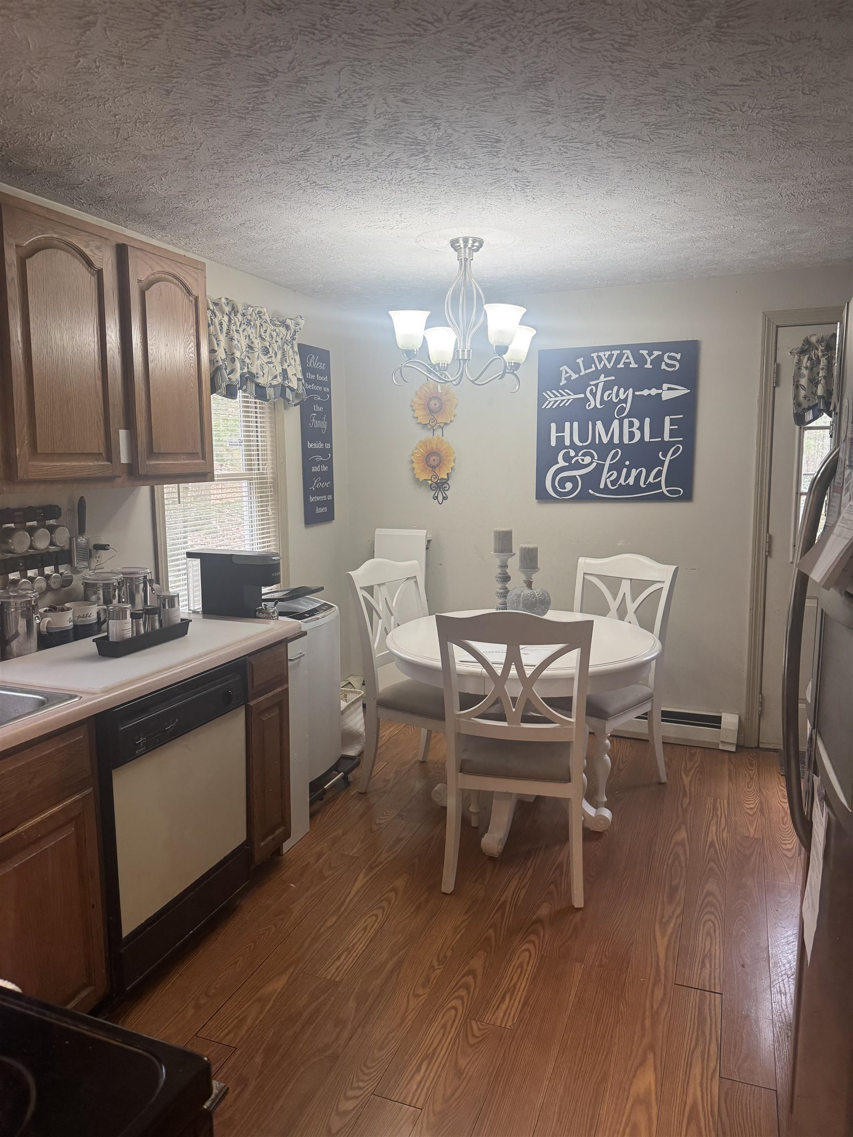 13 R Al Street Derry, NH 03038 - Photo 3 of 13