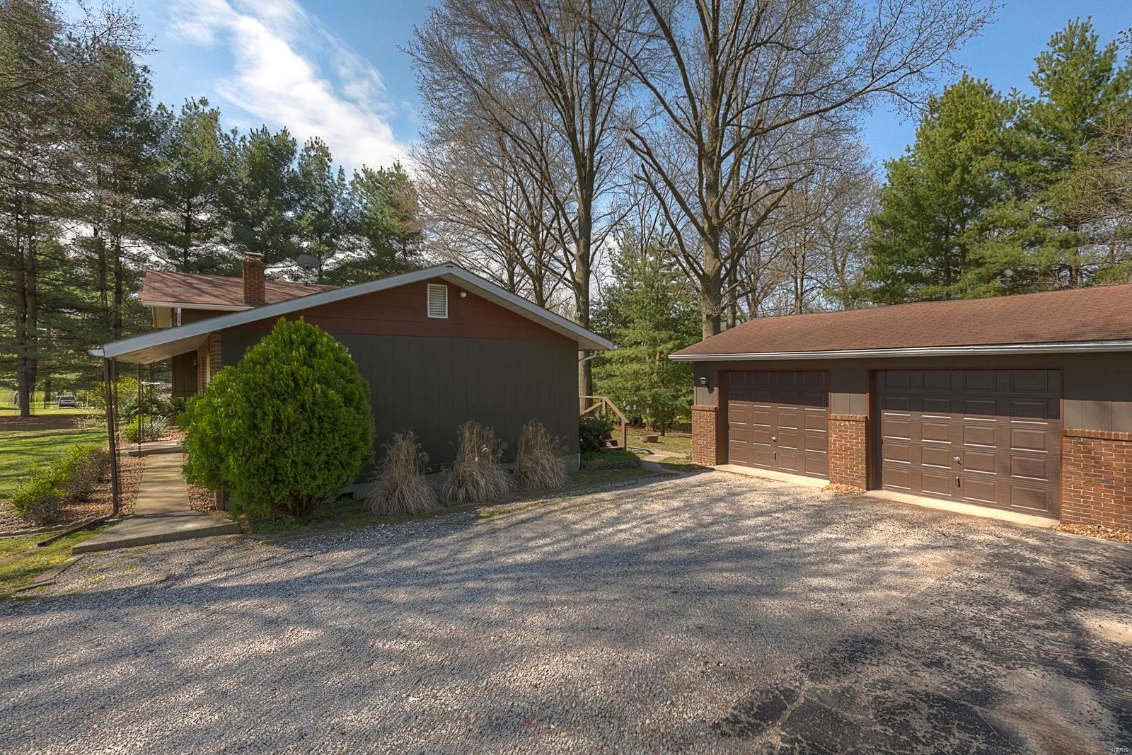 945 Scott Troy Road Lebanon, IL 62254 - Photo 22 of 41 Gallery Image 22