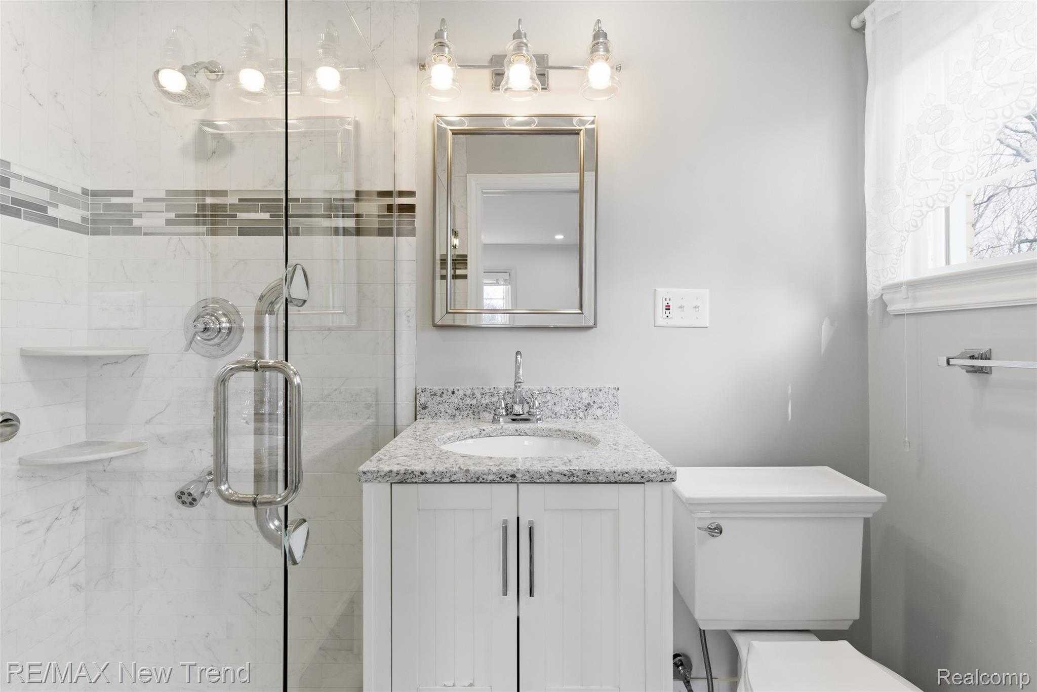 1043 Westview Road Bloomfield Hills, MI 48304 - Photo 33 of 43 33_1043 westview rd-30.jpg