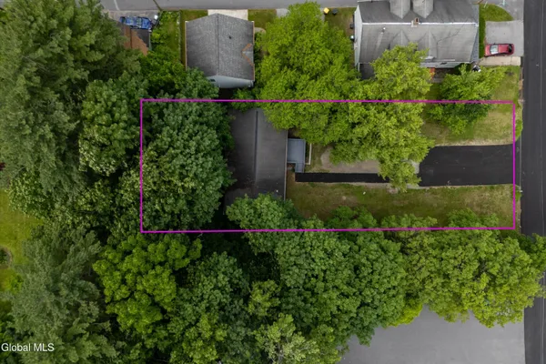 $3,200 | 99 1/2 Walworth Street, Saratoga Springs, NY 12866