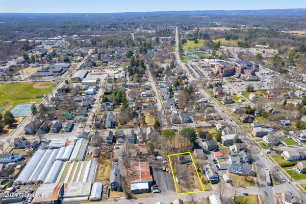 $3,200 | 99 1/2 Walworth Street, Saratoga Springs, NY 12866