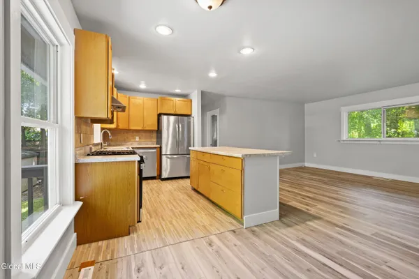 $3,200 | 99 1/2 Walworth Street, Saratoga Springs, NY 12866