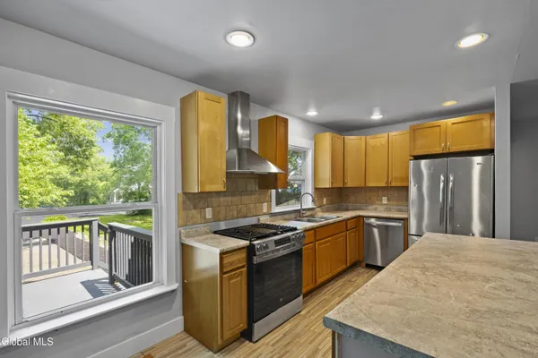 $3,200 | 99 1/2 Walworth Street, Saratoga Springs, NY 12866