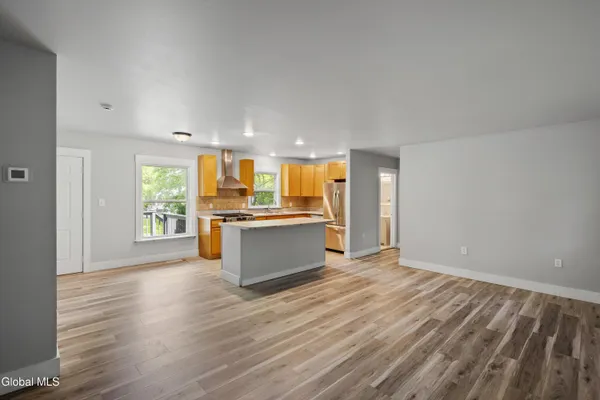 $3,200 | 99 1/2 Walworth Street, Saratoga Springs, NY 12866