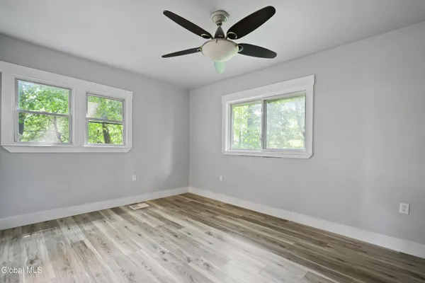 $3,200 | 99 1/2 Walworth Street, Saratoga Springs, NY 12866