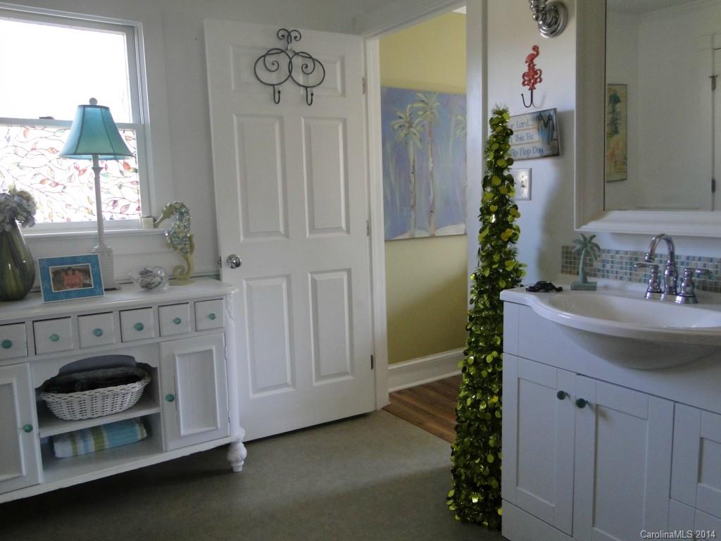 18700 Nantz Road Cornelius, NC 28031 - Photo 9 of 24 Gallery Image 9
