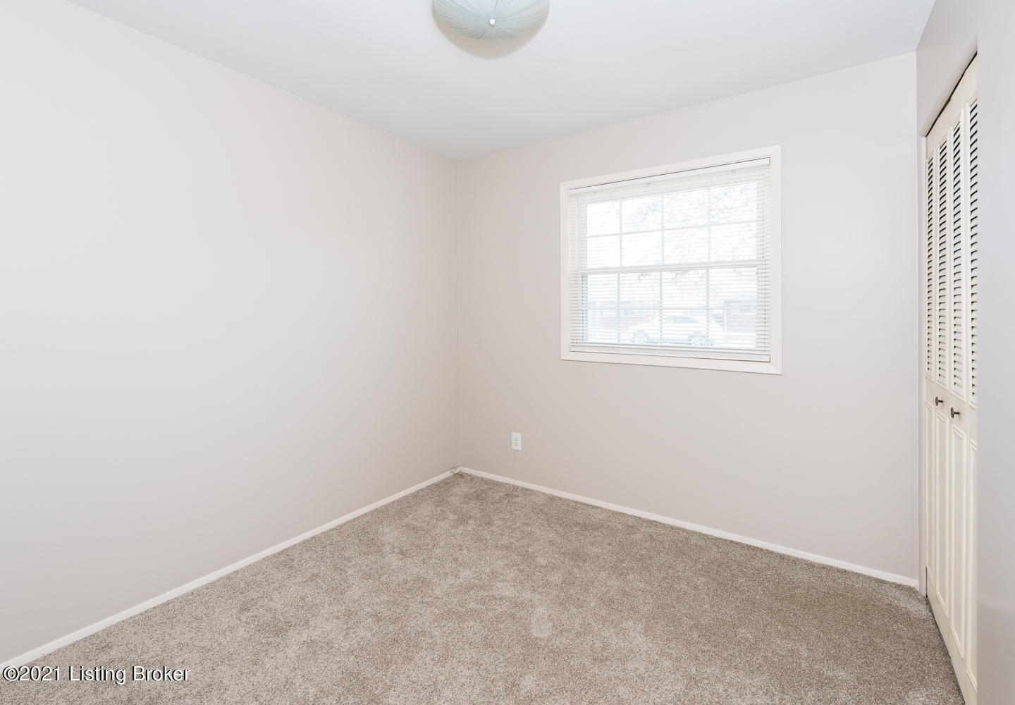 402 Mac Brae Road Louisville, KY 40214 - Photo 20 of 34 402 Mac Brae (24 of 34)