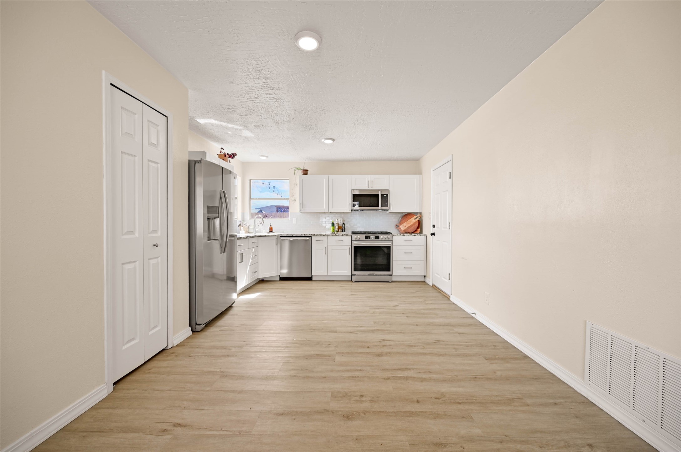 1304 Elkslip Drive Northeast Rio Rancho, NM 87144 - Photo 8 of 21