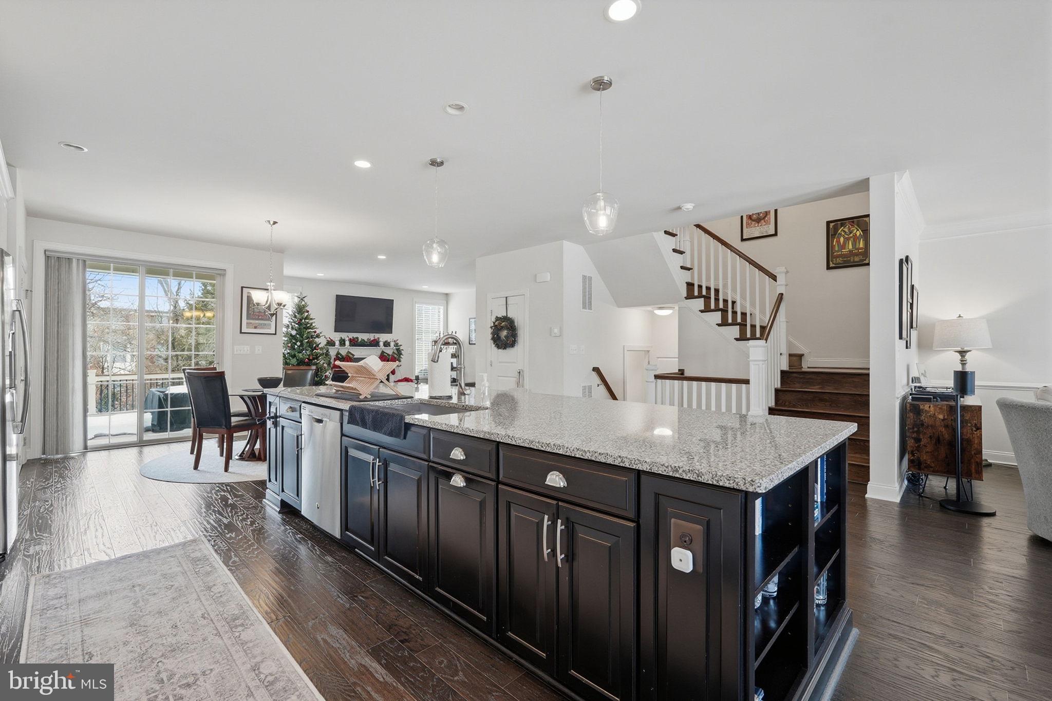 22597 Windsor Locks Square Ashburn, VA 20148 - Photo 7 of 44 a kitchen with lots of counter top space