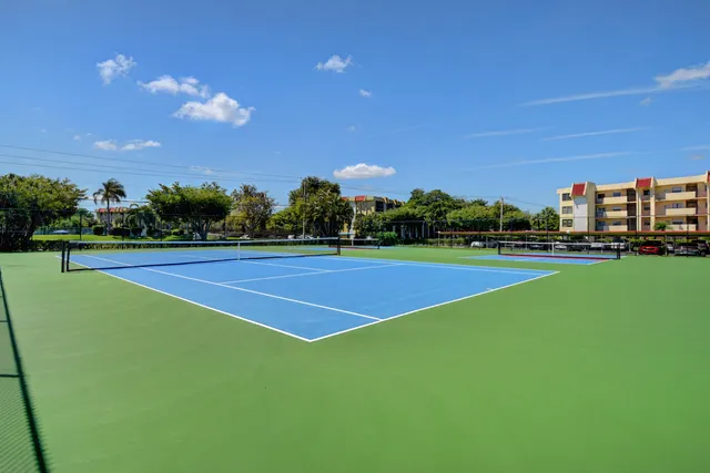 a view of a tennis court