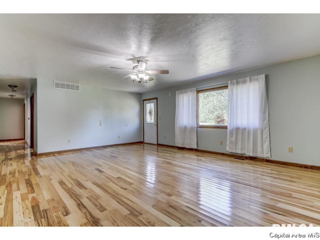 4014 Tuxhorn Road Springfield, IL 62712 - Photo 4 of 25