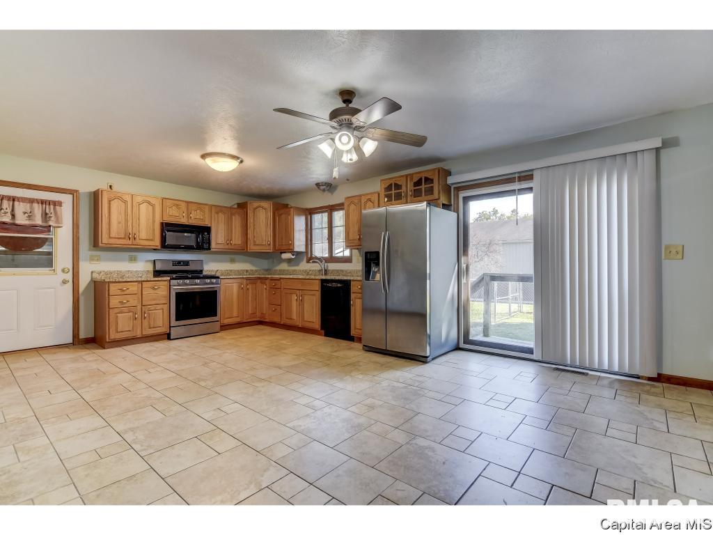 4014 Tuxhorn Road Springfield, IL 62712 - Photo 5 of 25
