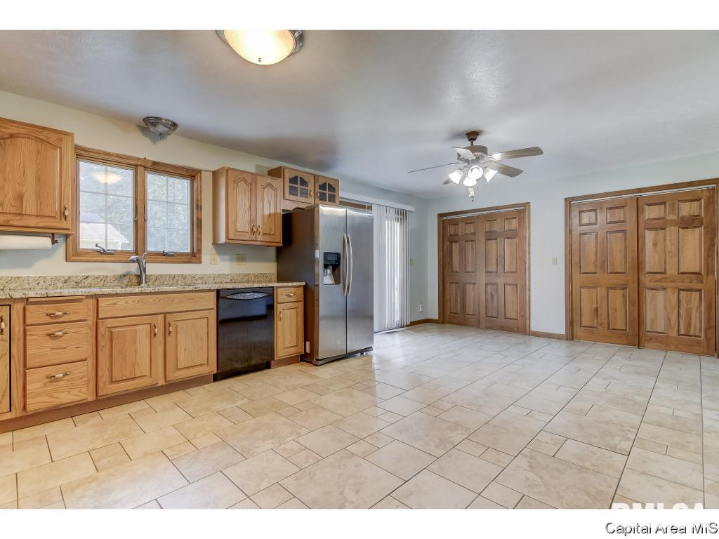 4014 Tuxhorn Road Springfield, IL 62712 - Photo 6 of 25