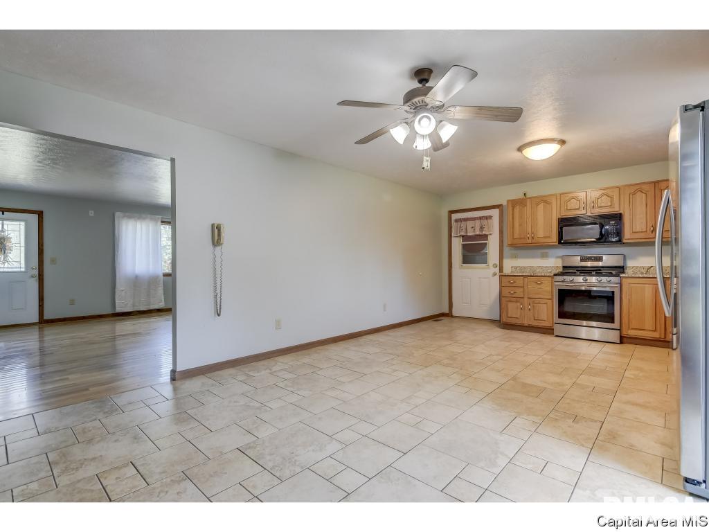4014 Tuxhorn Road Springfield, IL 62712 - Photo 8 of 25