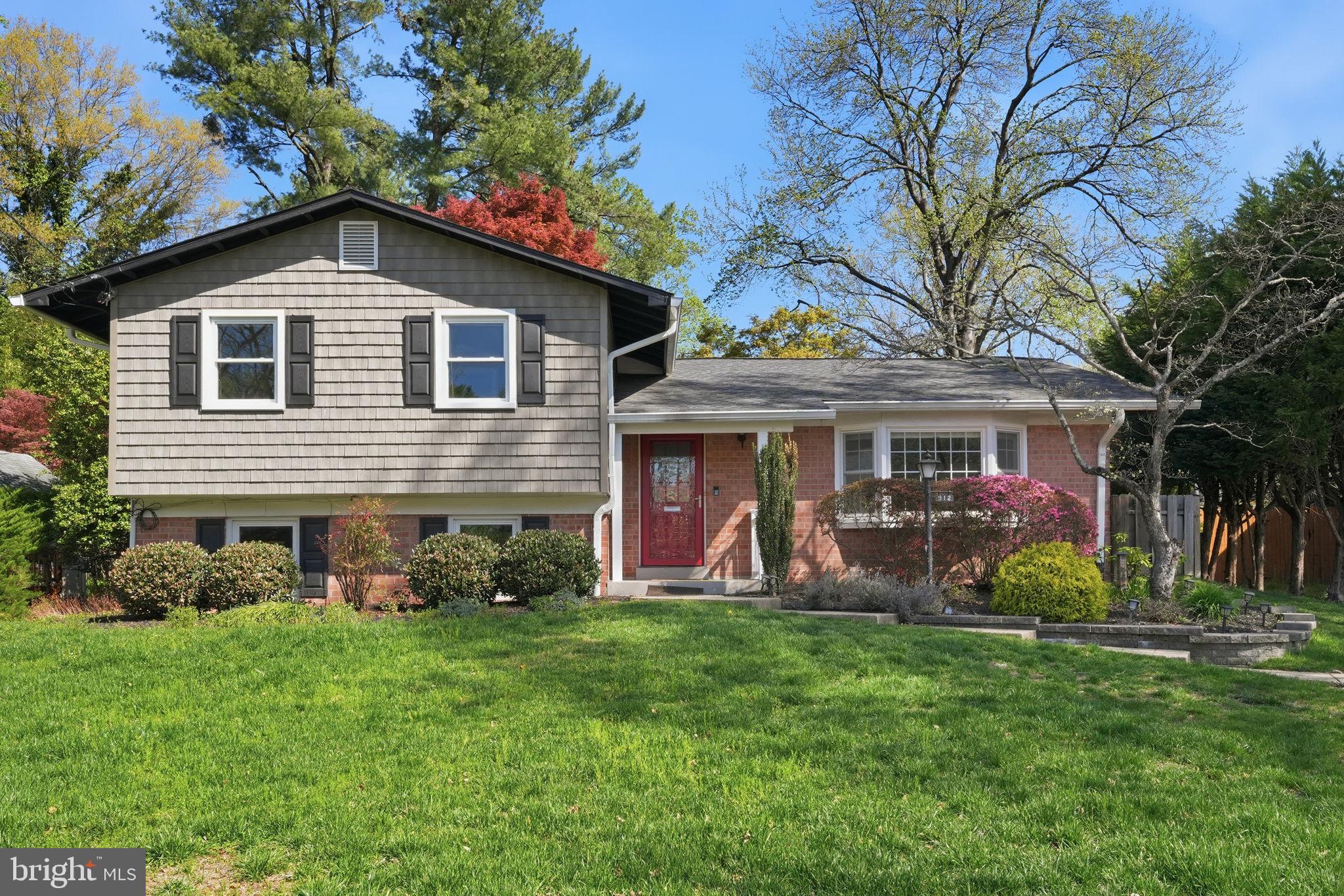 912 Burnt Crest Lane