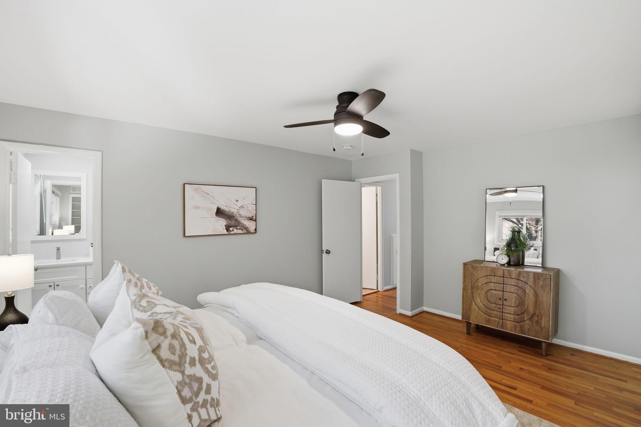 912 Burnt Crest Lane Silver Spring, MD 20903 - Photo 11 of 24 Primary Bedroom with Ensuite Bathroom