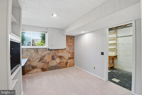 $680,000 | 912 Burnt Crest Lane, Silver Spring, MD 20903