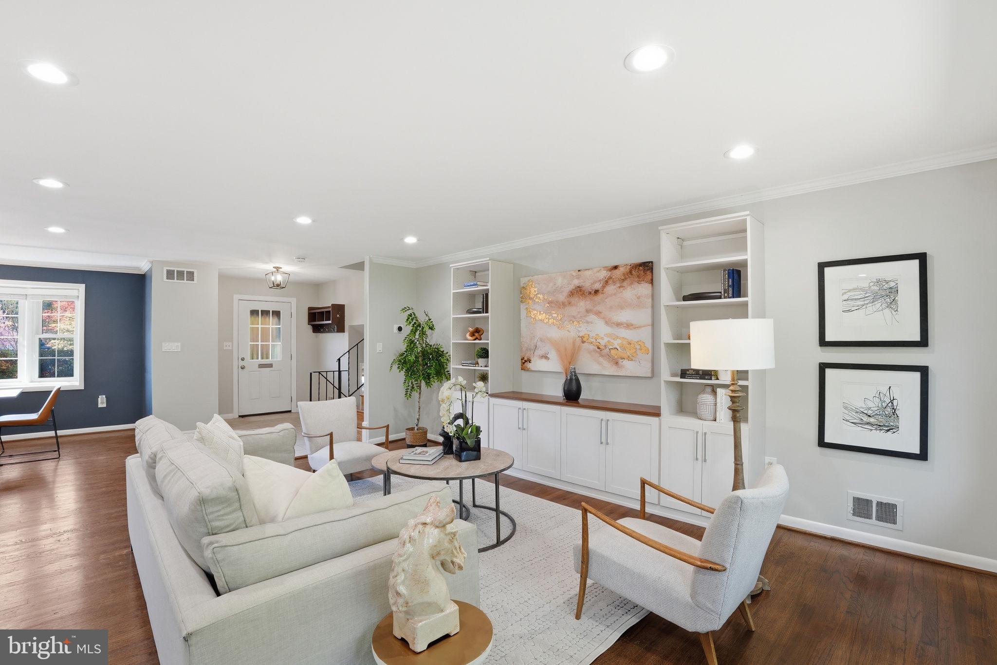 912 Burnt Crest Lane Silver Spring, MD 20903 - Photo 9 of 24 Family Room Reverse