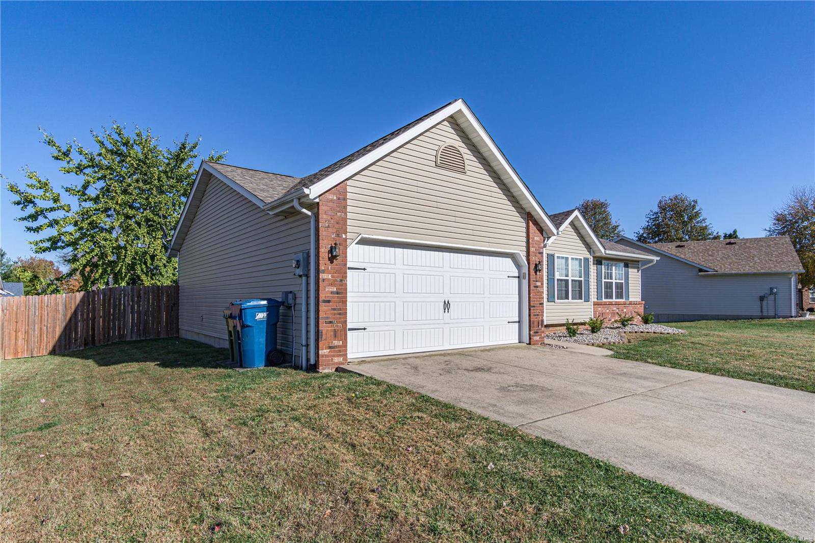 705 Copper Line Road Maryville, IL 62062 - Photo 4 of 33 Gallery Image 4