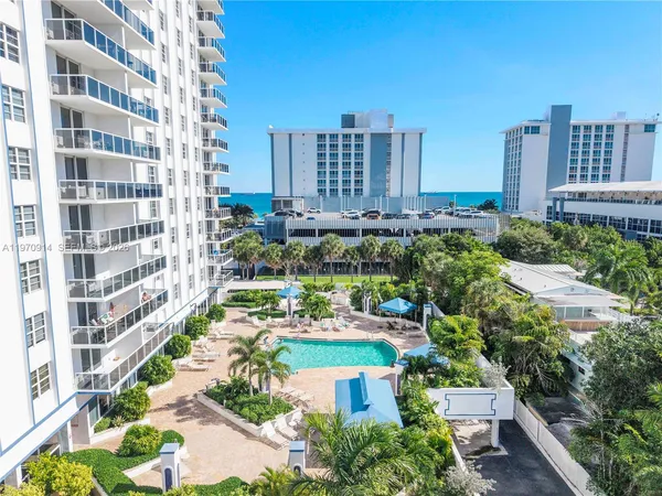 $4,500 | 336 North Birch Road, Unit PH, Fort Lauderdale, FL 33304