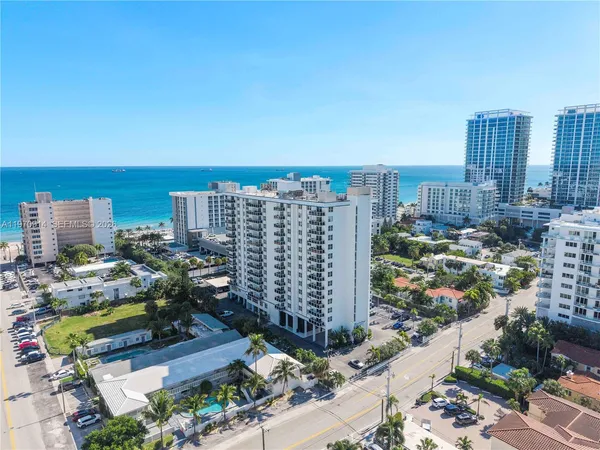 $4,500 | 336 North Birch Road, Unit PH, Fort Lauderdale, FL 33304