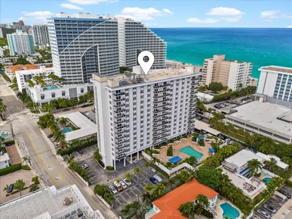 $4,500 | 336 North Birch Road, Unit PH, Fort Lauderdale, FL 33304
