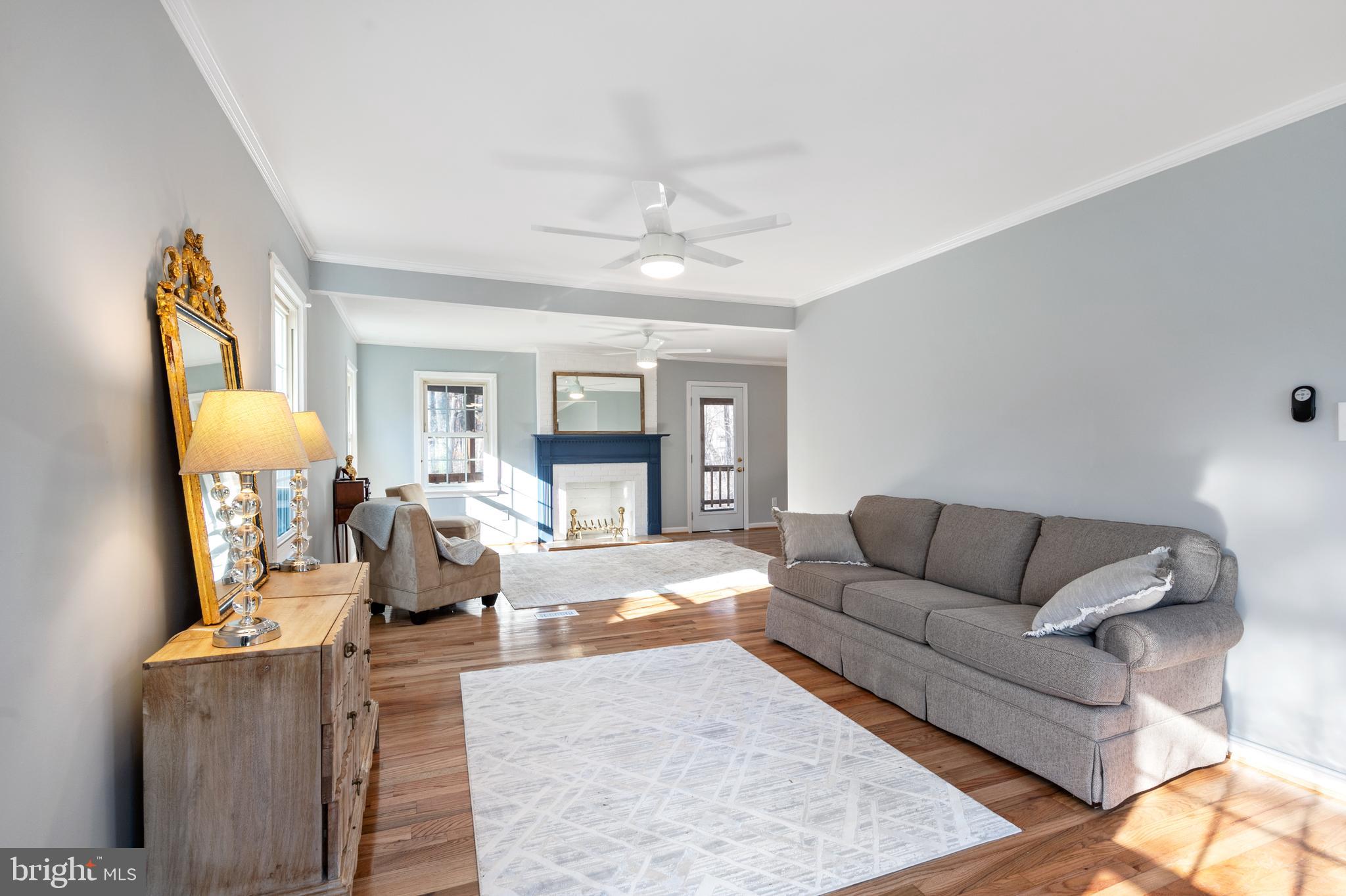 6310 Glenbard Road Burke, VA 22015 - Photo 11 of 42 Living